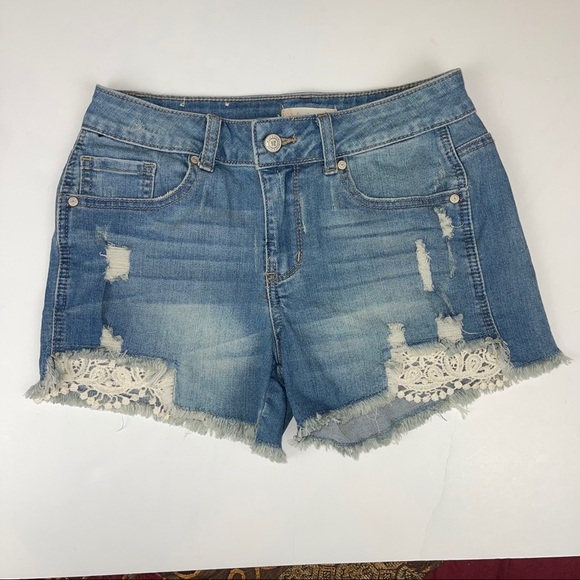 Alter’d State Denim Shorts Destructed Crochet 25 - Picture 14 of 16